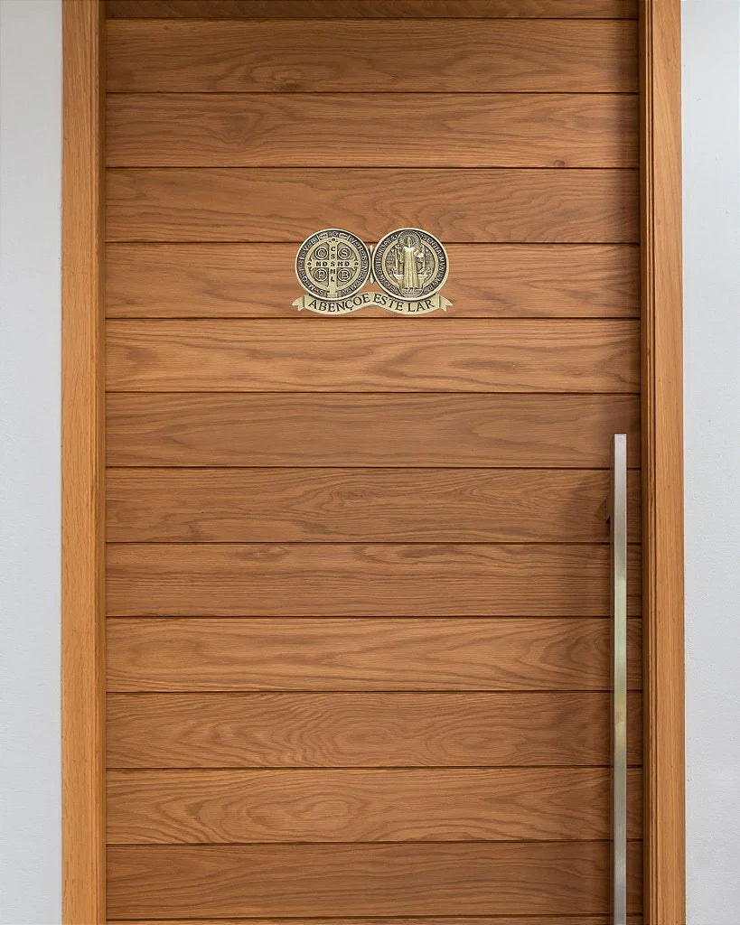 Medalhão de Porta Duplo de São Bento