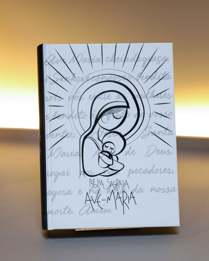 Bíblia Sagrada - Capa Maria com menino Jesus